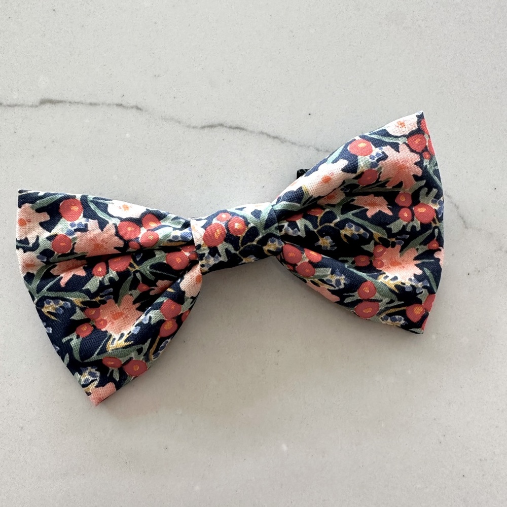 NWTs Foggy Dog Inky Blooms Dog Bow Tie - Large - Picture 3 of 12